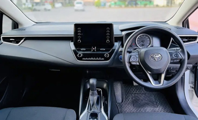 toyota-corolla-hybrid-gx-plus-big-2