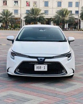 toyota-corolla-hybrid-gx-plus-big-0