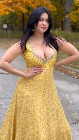 hot-sexy-housewife-in-bahria-enclave-islamabad-03016051111-big-5