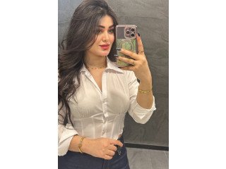 HOT & SEXY HOUSEWIFE IN JINNAH TOWN ISLAMABAD. (03016051111)