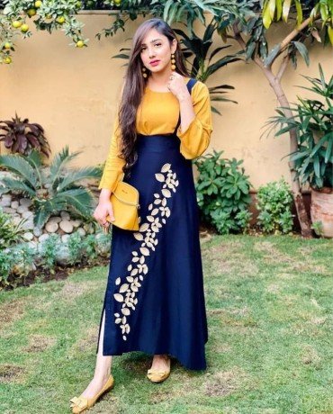 03493000660-vip-beautiful-hot-escorts-in-karachi-dha-phase-4-contact-mr-honey-models-hot-call-girls-in-karachi-big-0