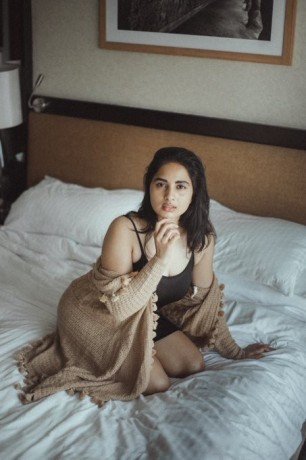 03493000660-beautiful-girls-in-karachi-dha-phase-4-contact-mr-honey-hot-models-hot-call-girls-in-karachi-big-4